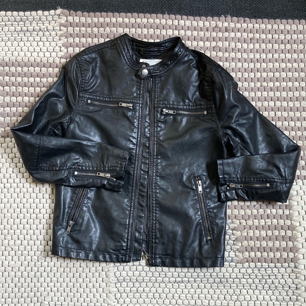 🕶️ EUC Black Leather Jacket, Size 8-9 🖤 Boy / Girl